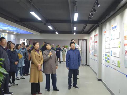 市人大向导来彩神集团视察“职工之家”建设情形